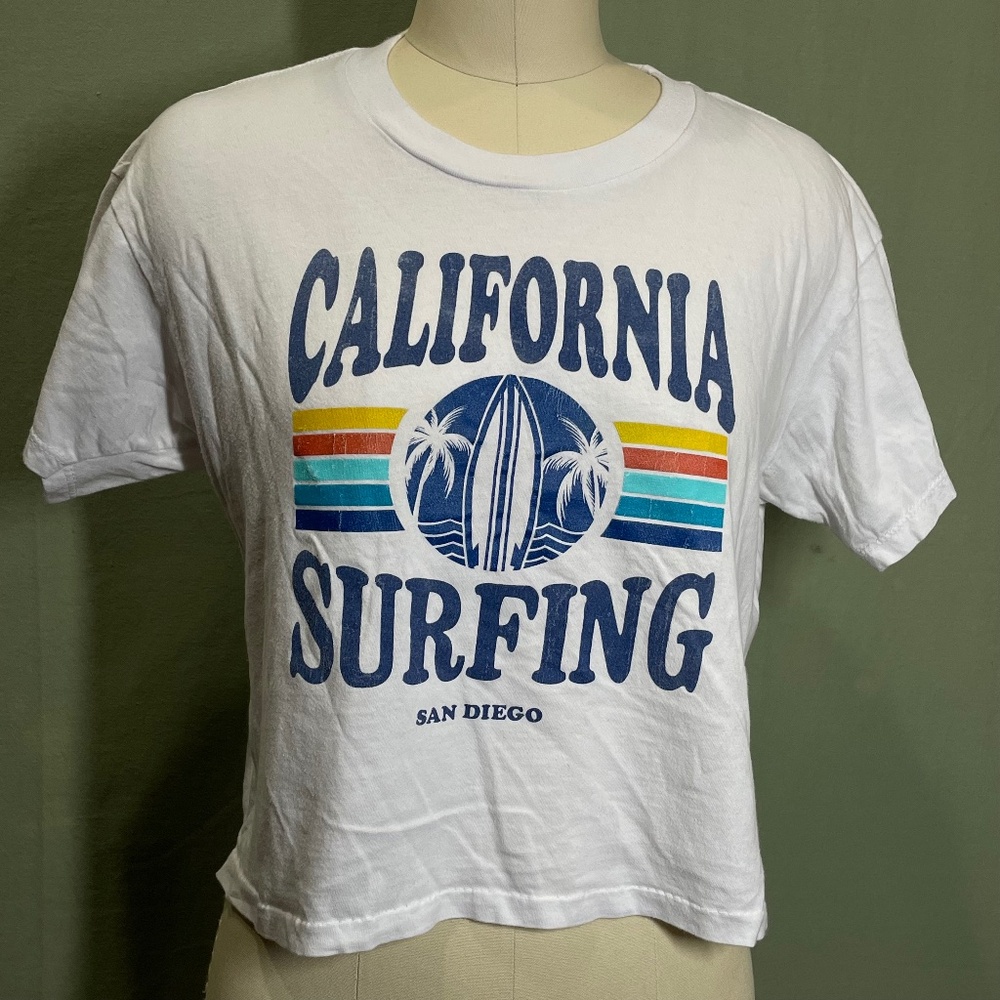 California Surfing - San Diego Women's Cropped Top T-Shirt, Medium/Large
